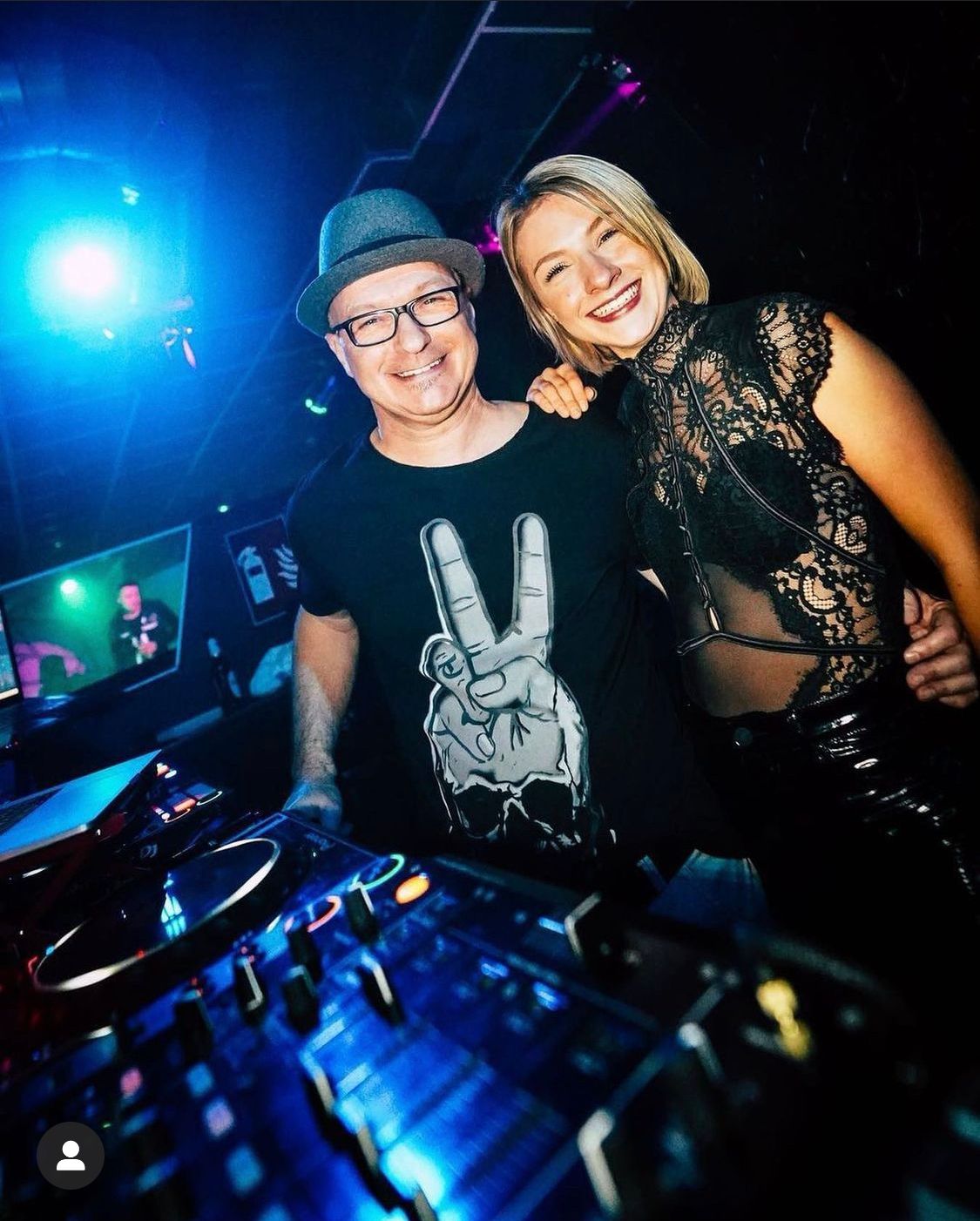 (c) Dadsdaughterdjs.de